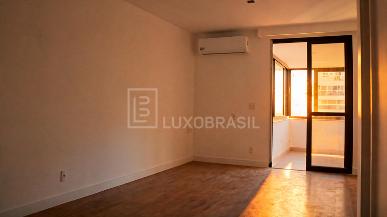 Cobertura Duplex à Venda no Posto 2 com Vista Mar