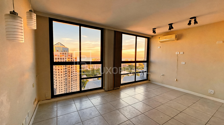 LB - RJ1038 Duplex Penthouse with 3 En-Suite Bedrooms and Oc
