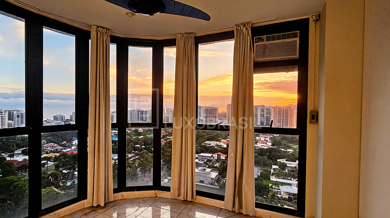 Duplex com vista mar Condomínio Mediterrâneo Barra da Tijuca