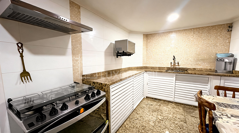 LB - RJ1039 | Casa Triplex en Venta de 4 Dormitorios en Barr
