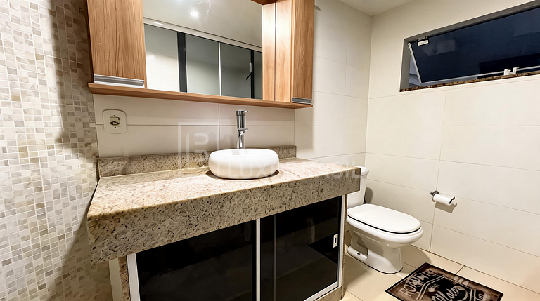 LB - RJ1039 | Casa Triplex en Venta de 4 Dormitorios en Barr
