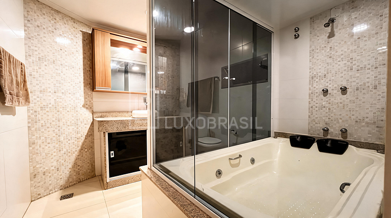 LB - RJ1039 | Casa Triplex en Venta de 4 Dormitorios en Barr