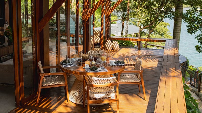 LB - PAR01 | Casa Frente al Mar con 5 Suites en Venta en Par