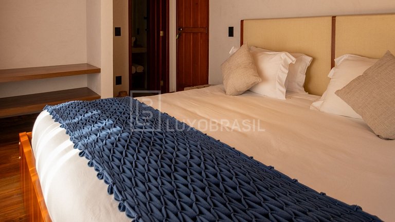 LB - PAR01 Glass House Paraty Mirim Vacation Rental