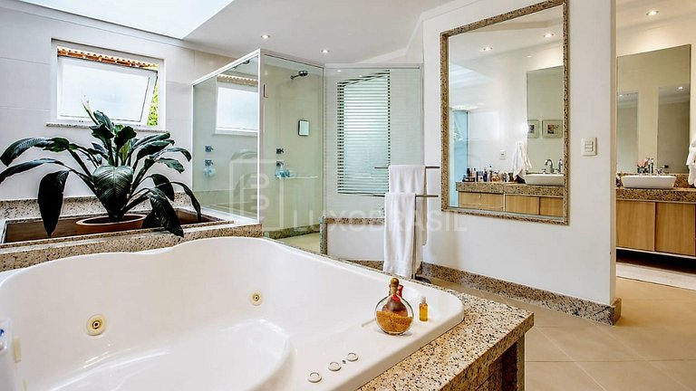 Casa de Luxo à Venda em Teresópolis | 665m² | 6 Quartos