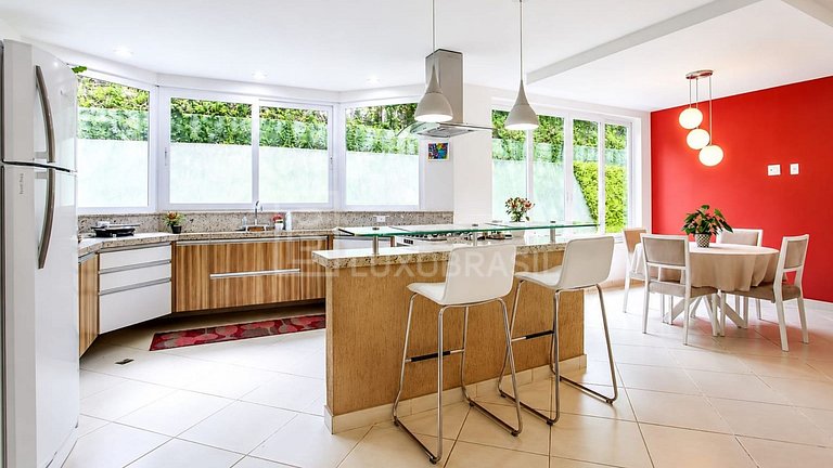 Casa de Luxo à Venda em Teresópolis | 665m² | 6 Quartos