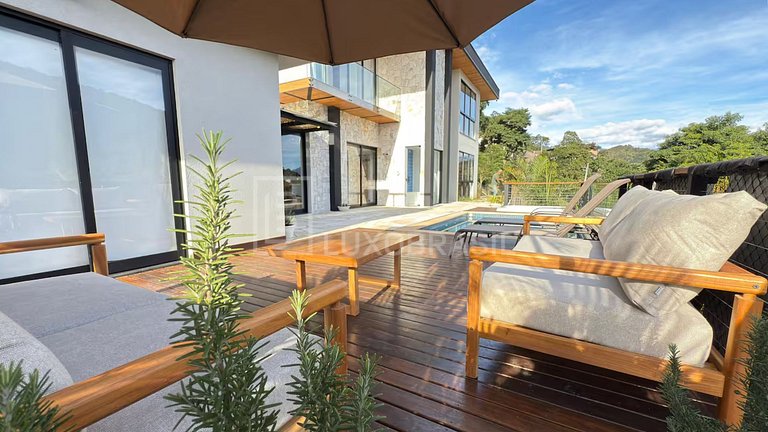 Casa de Luxo para Temporada em Itaipava | Villa Domênico