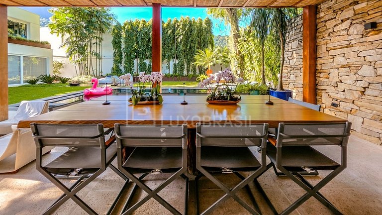 LB - RJ1047 | Casa de 774 m² con 4 Suites en Venta en Itanha
