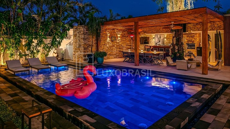 LB - RJ1047 | Casa de 774 m² con 4 Suites en Venta en Itanha