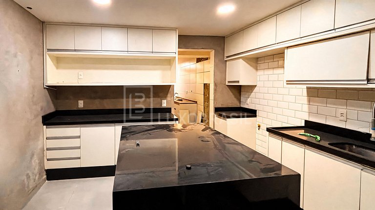 LB - RJ1050 4-Bedroom House for Long-Term Rent - Santa Mônic