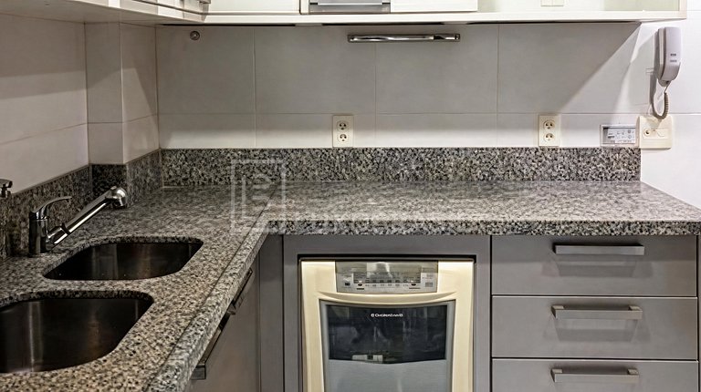 LB - RJ1051 | Apartamento de 3 Dormitorios en la Avenida Éri