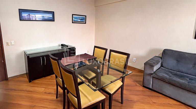 LB - RJ160 One-Bedroom Apartment with Living Room and Sea Vi