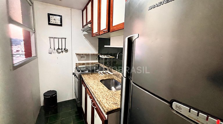 LB - RJ160 One-Bedroom Apartment with Sea View at Barra Beac