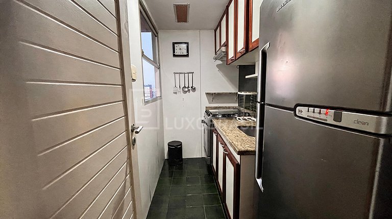 LB - RJ160 One-Bedroom Apartment with Living Room and Sea Vi