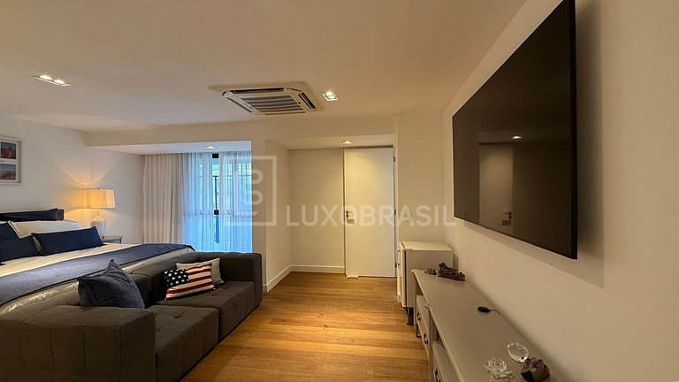 LB - RJ1053 Saint Tropez Penthouse – 2 Suites for Sale & Lon