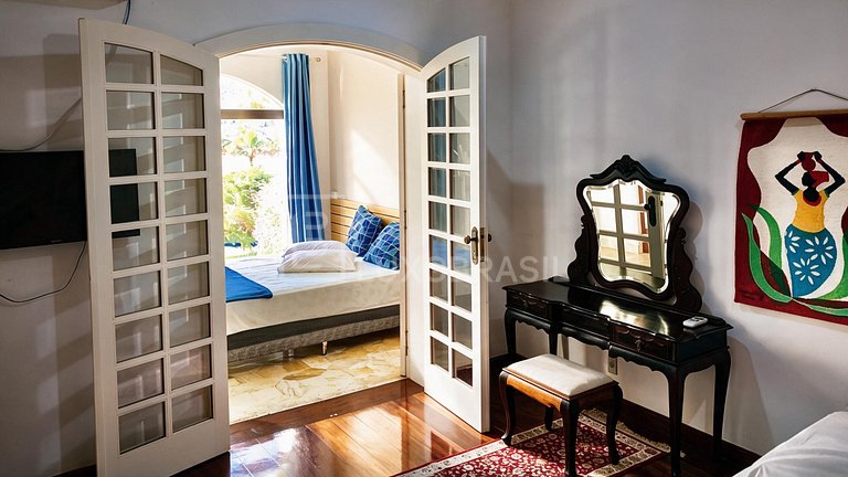 LB - MAN805 Pontal do Guity Mansion, 9 Suites, 21 Bedrooms,