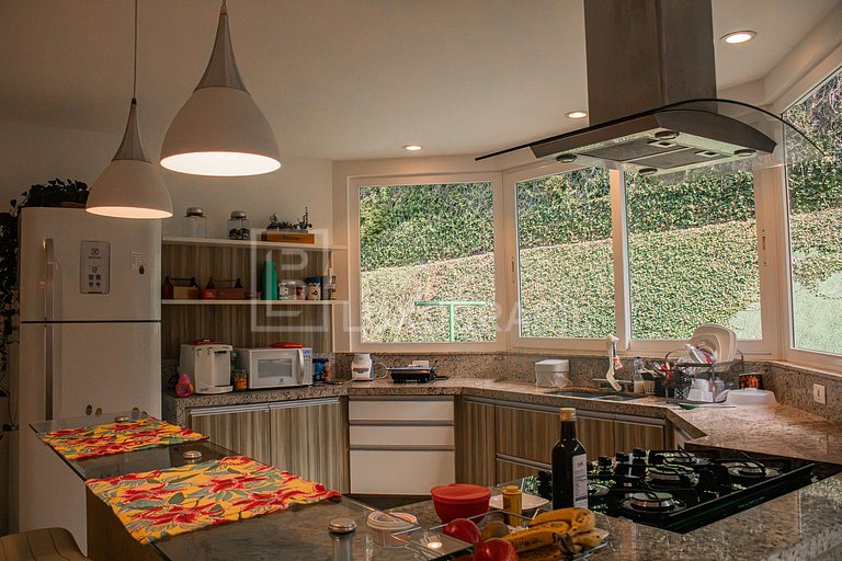 Casa de Luxo à Venda em Teresópolis | 665m² | 6 Quartos