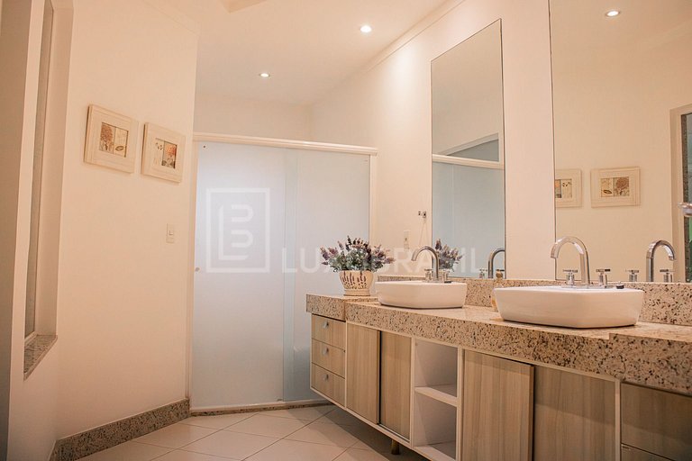 LB - TER804 | 665 m² House with 6 Bedrooms for Sale in Teres
