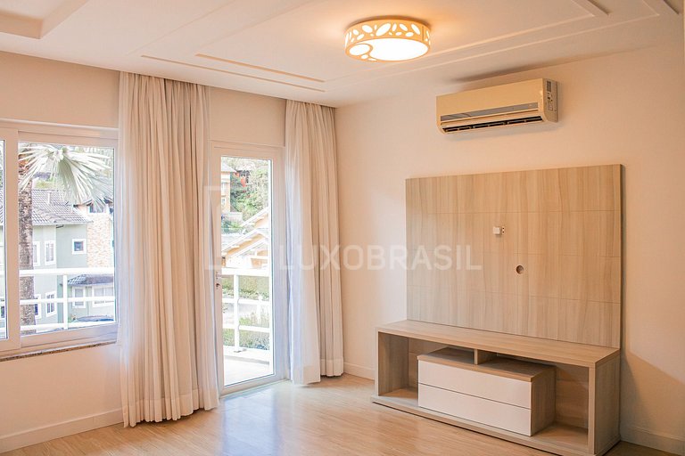 LB - TER804 | 665 m² House with 6 Bedrooms for Sale in Teres