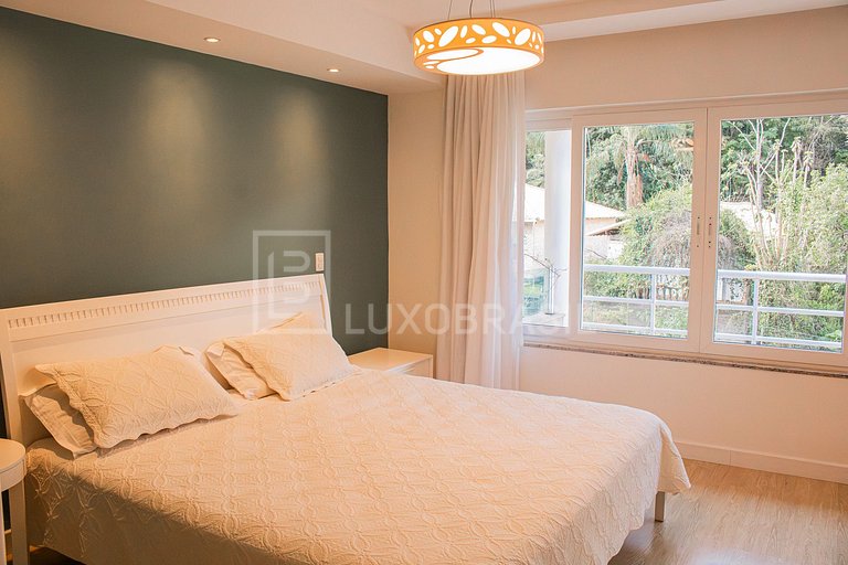 LB - TER804 | Casa de 665 m² con 6 Dormitorios en Venta en T