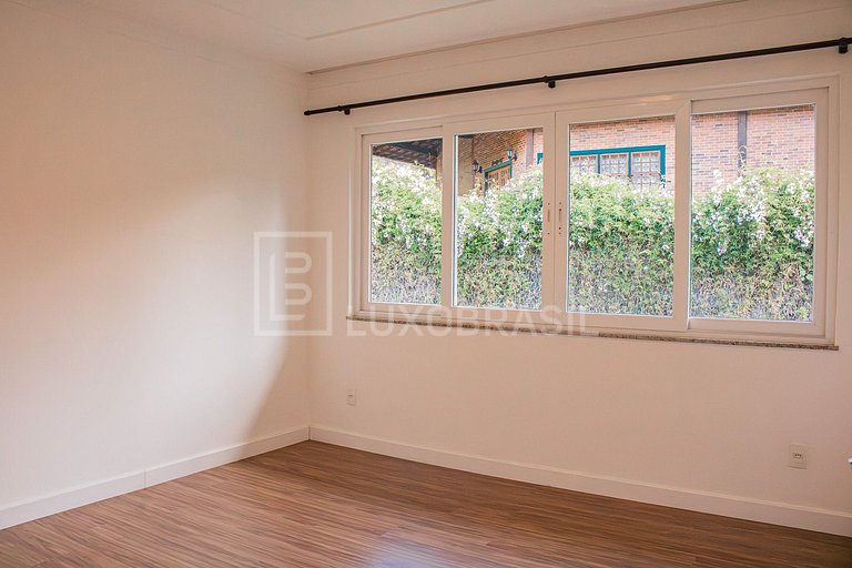 LB - TER804 | Casa de 665 m² con 6 Dormitorios en Venta en T