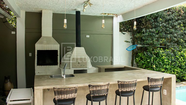 Casa de Alto Padrão para Aluguel Fixo na Barra da Tijuca
