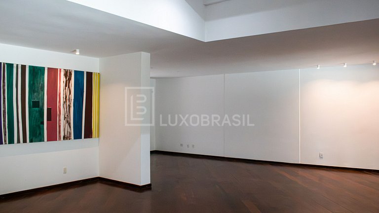Casa de Alto Padrão para Aluguel Fixo na Barra da Tijuca