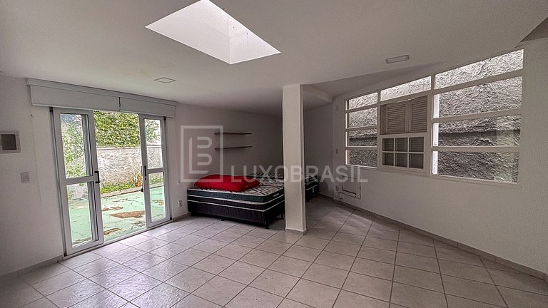Casa de Alto Padrão para Aluguel Fixo na Barra da Tijuca