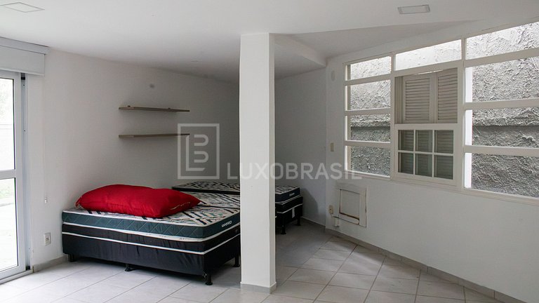 Casa de Alto Padrão para Aluguel Fixo na Barra da Tijuca