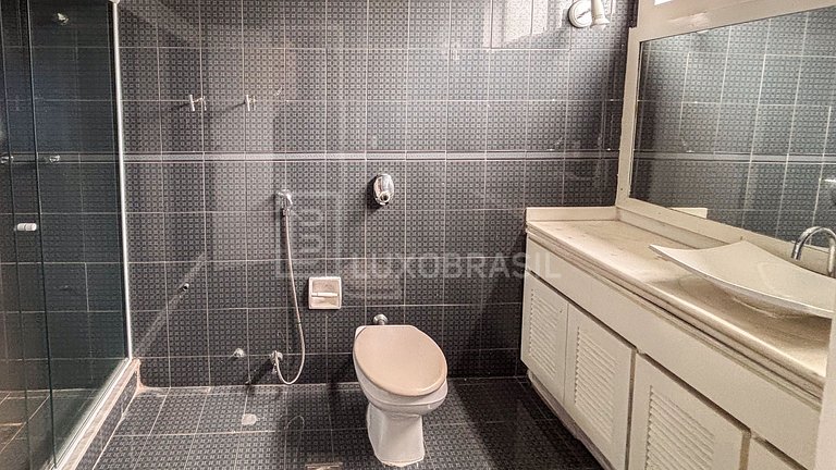 LB - RJ1055 Casa de 5 Dormitorios, 647 m², Porto dos Cabrito