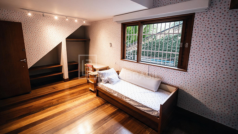 Casa para Aluguel de Temporada no Joá com Vista para o Mar