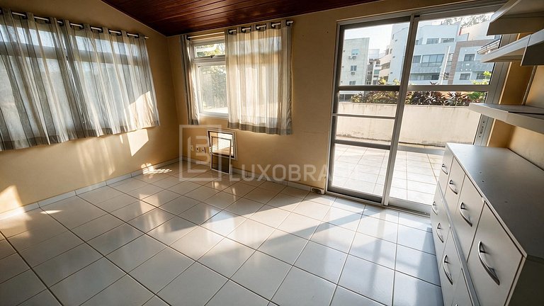 RJ1056 – 5-Bedroom House in Village Marapendi Gated Communit