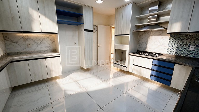 RJ1056 – 5-Bedroom House in Village Marapendi Gated Communit