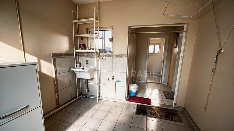 RJ1056 – 5-Bedroom House in Village Marapendi Gated Communit