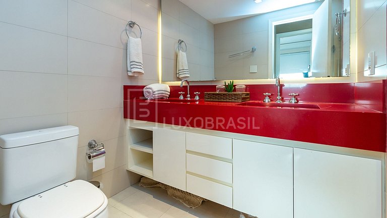 Apartamento para Temporada com Varanda e Vista para o Mar