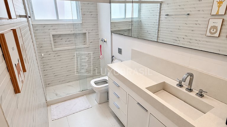 Apartamento Frente Mar em Copacabana | Venda