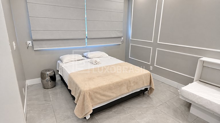 Apartamento Frente Mar em Copacabana | Venda