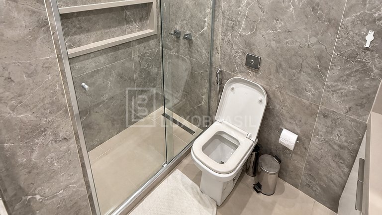 Apartamento Frente Mar em Copacabana | Venda
