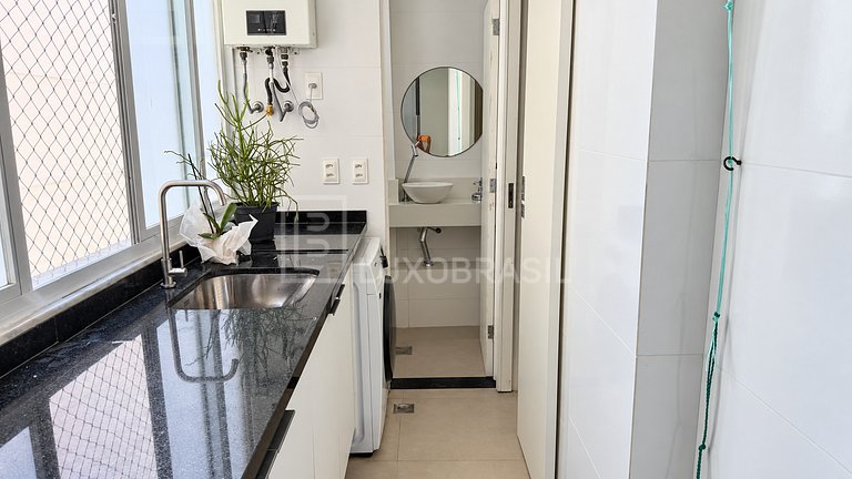 RJ148 - Copacabana Oceanfront Apartment for Sale R$ 3.650.00