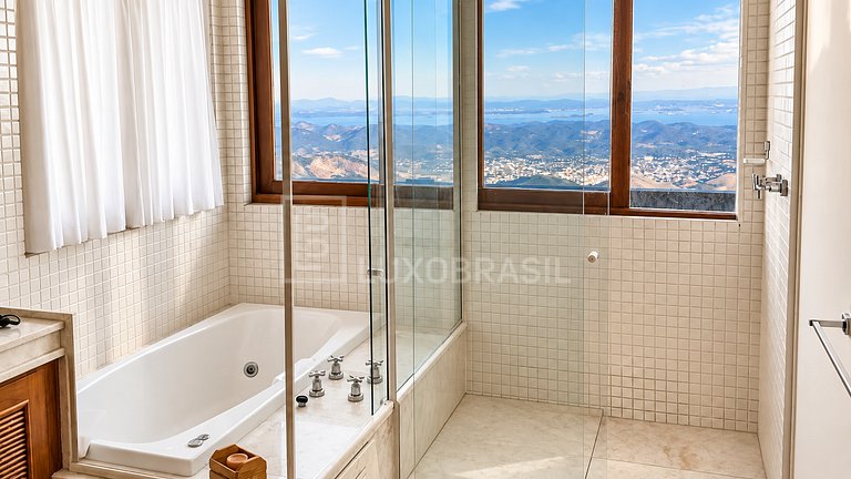 LB - PET 801 Villa Bela Vista in Petrópolis with panoramic v
