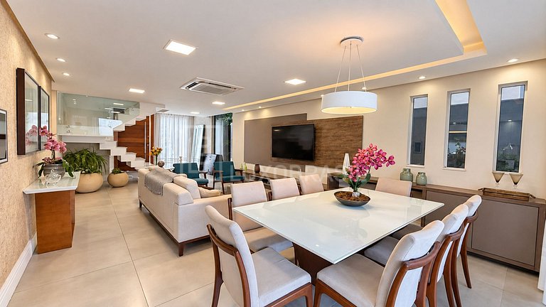 Triplex House for Sale in Art Life | LUXOBRASIL