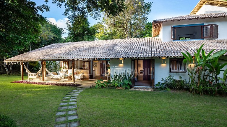 Casa Vacacional en Trancoso con 4 Suites y Piscina