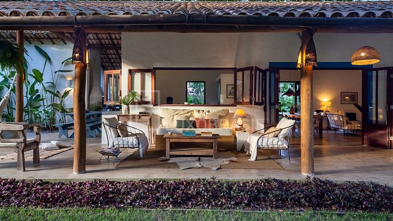 Casa para Temporada em Trancoso com 4 Suítes e Piscina