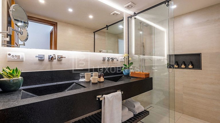 LB - BZ37 Zendaya Resort Búzios Beachfront Vacation Rental