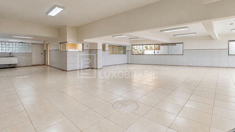 LB - RJ80 Casa de 05 habitaciones, 2.200 m² alquiler de larg