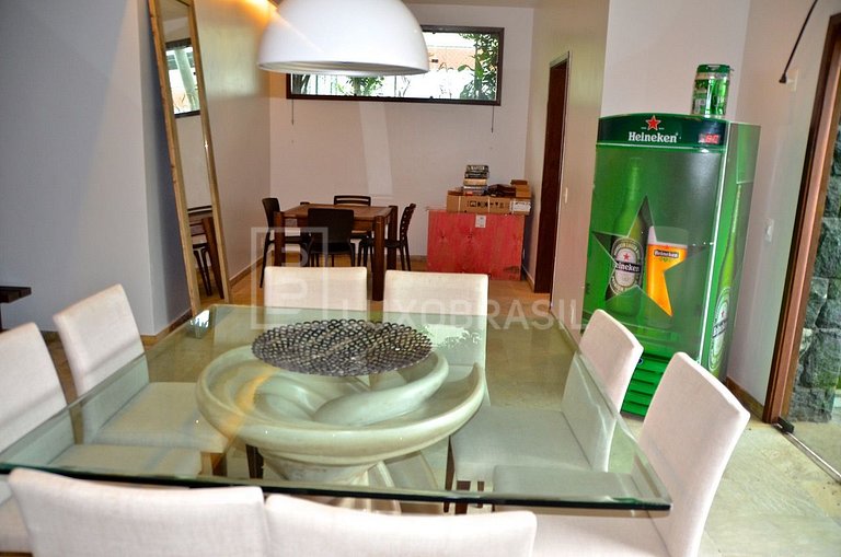 Casa com 5 suites em condomínio na Barra da Tijuca