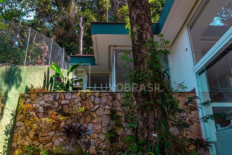 Casa em São Conrado com 4 quartos para locação de temporada