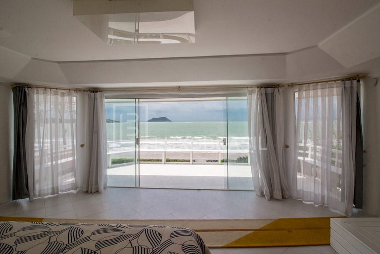 LUXOBRASIL #BZ40 Casa da Baleia 05 Bedrooms Beachfront Vacat