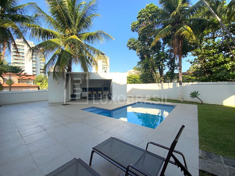 LUXOBRASIL #RJ07 Casa Jardim Marapendi 05 Suites Barra da Ti