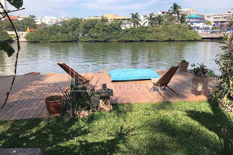 LUXOBRASIL #RJ742 House with deck on the banks of the canal